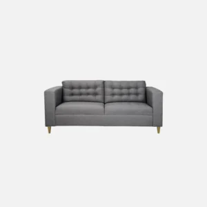 Sofá Honey 3 puestos con tapizado capitoné color gris patas en madera cónicas color natural visto de frente