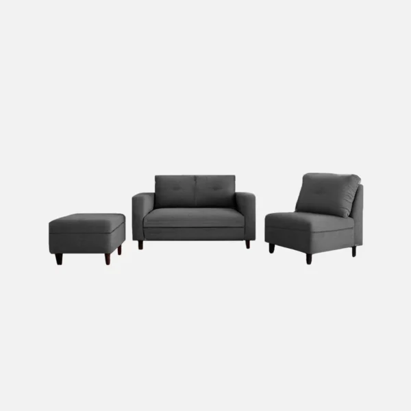 juego de sala multifuncional con sofá poltrona y puff tapizados color gris y patas en madera visto desde frente