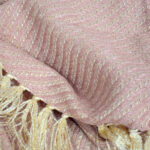 detalle cobija Cavalari color rosa vista en primer plano. All Star decoración