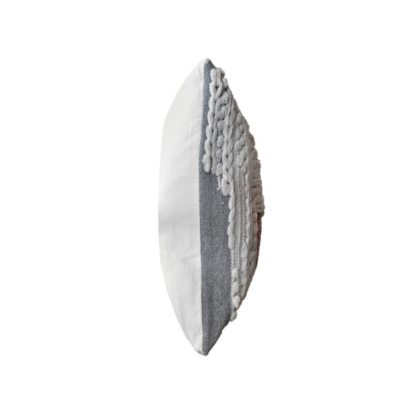 funda con cojín cuadrada Antología con textura de tejido artesanal decorativo, en tela blanca y rosa visto de lateral. All Star decoración