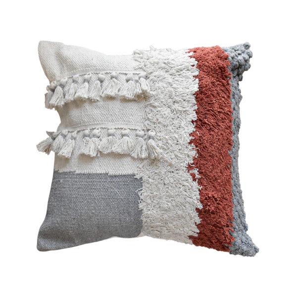 funda con cojín cuadrada Antología con tejido artesanal decorativo, en tela blanca, gris y rojo visto de frente. All Star decoración