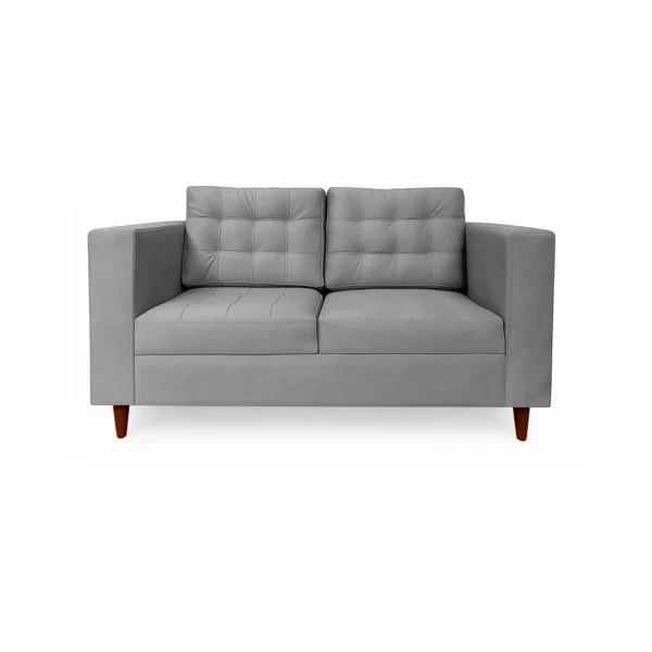 Sofá Honey 2 puestos tapizado en color gris con capitoneado, patas en madera maciza tono envejecido al 100% torneadas, visto desde frente. Muebles All Star